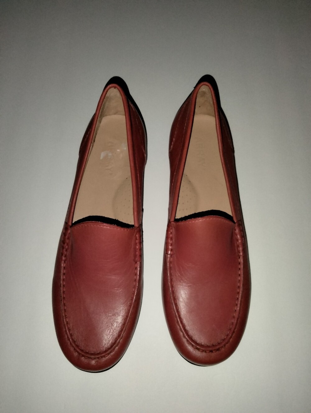 Array (Size 8.5N) Red Leather Upper & Lining Casual Slip-On Round Toe Loafers